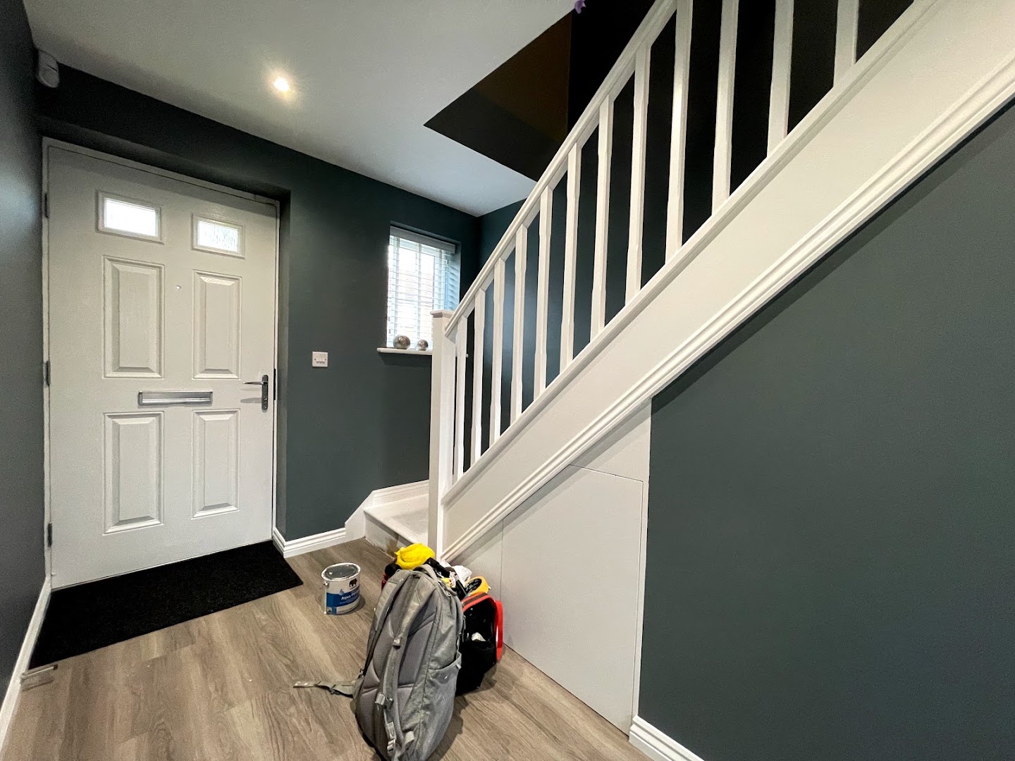 Neighbourly Painter — Photos 1