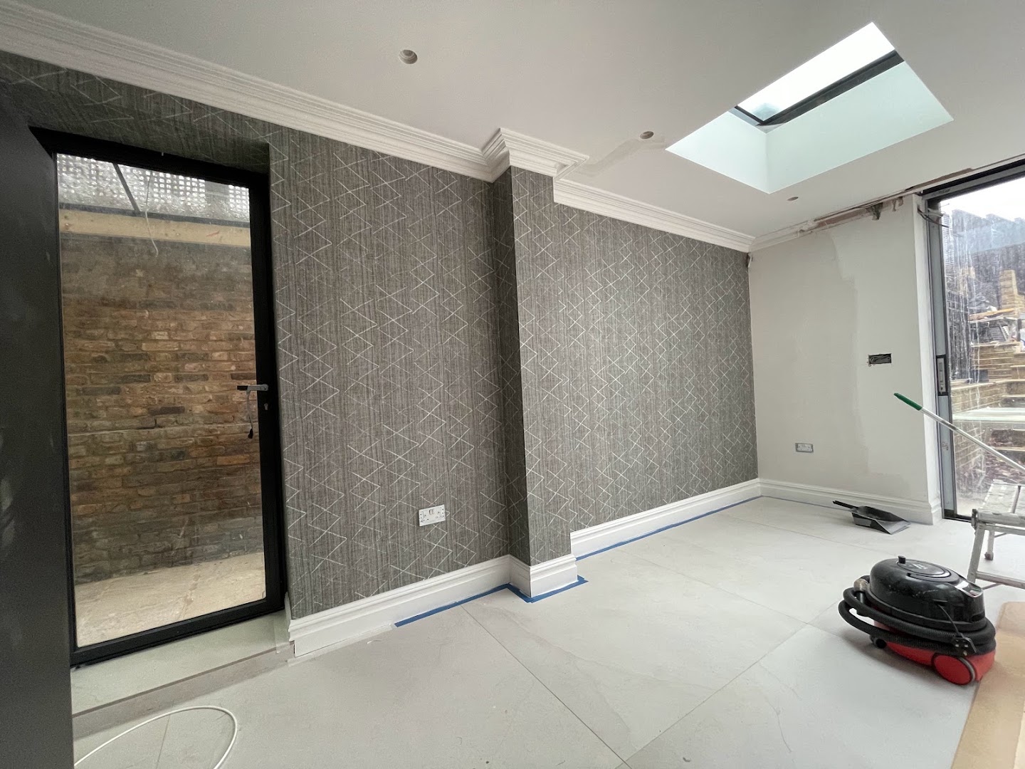 Neighbourly Painter — Photos 3